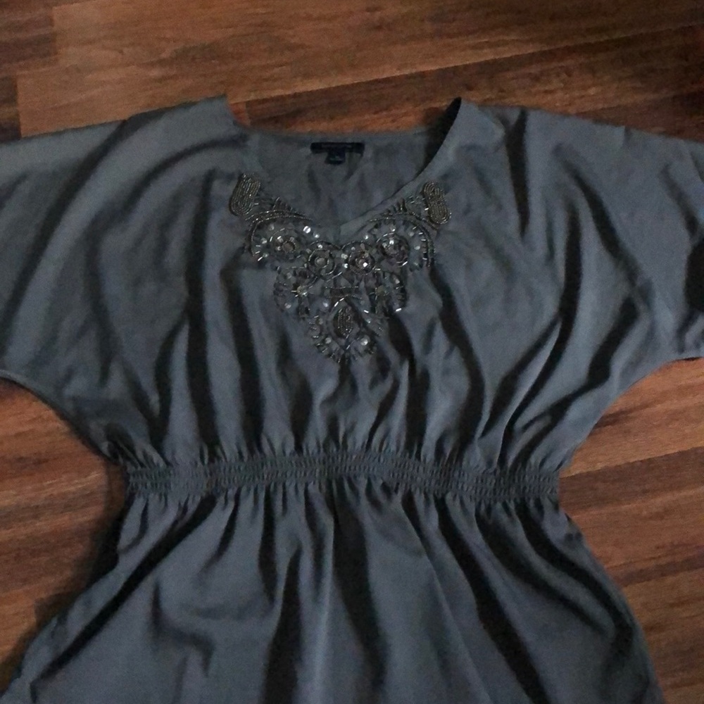 Dazzling gray blouse